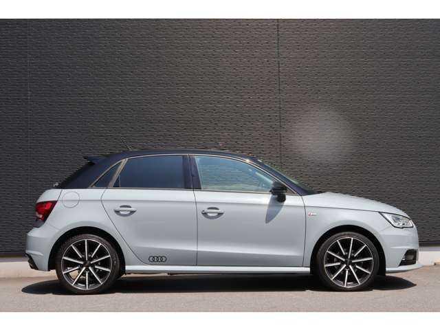 アウディ Ａ１ SB ミッドナイトリミテッド 大分県 2018(平30)年 5.4万km グレーⅡ ３７５台限定/ボディカラー特別色（アローグレー パールエフェクト）/ナビキセノンプラスパッケージ/【MMI 3G + ナビゲーションシステム】/・ SSDナビゲーション/・ CD/DVDプレイヤー/・ ミュージックサーバー機能/・ FM/AMラジオ/・ 音楽CDデータ取り込み機能/・ Bluetooth/・ SDカードリーダー (2スロット)/・ 地上デジタル放送対応/・ ボイスコントロール/・ アウディミュージックインターフェイス/・ ETCシステム/・ TVチューナー/【バイキセノンパッケージ】/・ バイキセノンヘッドライト/・ 自動ヘッドライトレンジコントロール/・ ヘッドライトウォッシャー/・ リヤLEDコンビネーションランプ/コンビニエンスパッケージ/・ アドバンストキー/・ アウディパーキングシステム /・ オートマチックエアコンディショナー /・ シートヒーター（フロント） ・ センターアームレスト（フロント）/純正１７インチＡＷ