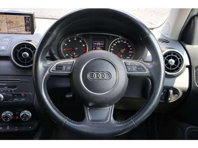 アウディ Ａ１ SB ミッドナイトリミテッド 大分県 2018(平30)年 5.4万km グレーⅡ ３７５台限定/ボディカラー特別色（アローグレー パールエフェクト）/ナビキセノンプラスパッケージ/【MMI 3G + ナビゲーションシステム】/・ SSDナビゲーション/・ CD/DVDプレイヤー/・ ミュージックサーバー機能/・ FM/AMラジオ/・ 音楽CDデータ取り込み機能/・ Bluetooth/・ SDカードリーダー (2スロット)/・ 地上デジタル放送対応/・ ボイスコントロール/・ アウディミュージックインターフェイス/・ ETCシステム/・ TVチューナー/【バイキセノンパッケージ】/・ バイキセノンヘッドライト/・ 自動ヘッドライトレンジコントロール/・ ヘッドライトウォッシャー/・ リヤLEDコンビネーションランプ/コンビニエンスパッケージ/・ アドバンストキー/・ アウディパーキングシステム /・ オートマチックエアコンディショナー /・ シートヒーター（フロント） ・ センターアームレスト（フロント）/純正１７インチＡＷ