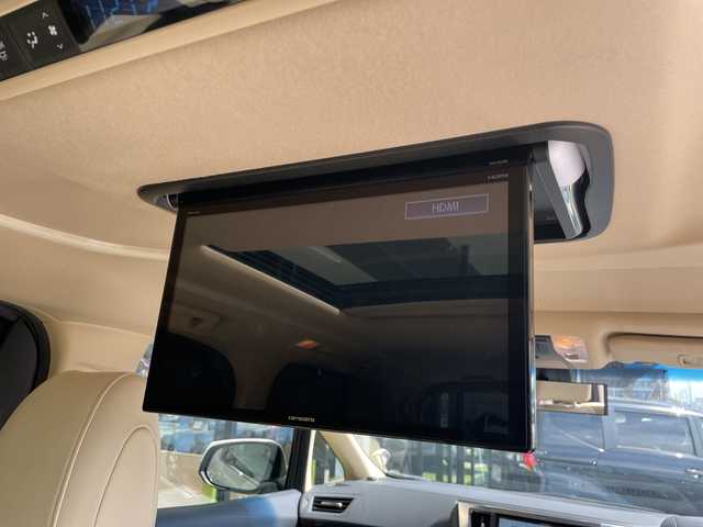 トヨタ アルファード X 愛知県 2019(令1)年 3万km ラグジュアリーホワイトパールクリスタルシャインガラスフレーク オートステップ/10型ナビ/フリップダウンモニター/バックカメラ/両側パワースライドドア/サンルーフ/衝突軽減システム/レーダークルーズコントロール/ETC/LEDヘッドライト/革調シートカバー/ステアリングスイッチ/スマートキー/プッシュスタート/純正アルミホイール