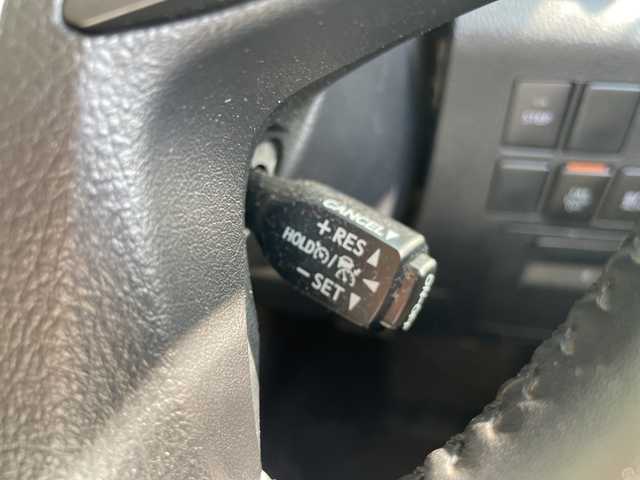 トヨタ アルファード X 愛知県 2019(令1)年 3万km ラグジュアリーホワイトパールクリスタルシャインガラスフレーク オートステップ/10型ナビ/フリップダウンモニター/バックカメラ/両側パワースライドドア/サンルーフ/衝突軽減システム/レーダークルーズコントロール/ETC/LEDヘッドライト/革調シートカバー/ステアリングスイッチ/スマートキー/プッシュスタート/純正アルミホイール