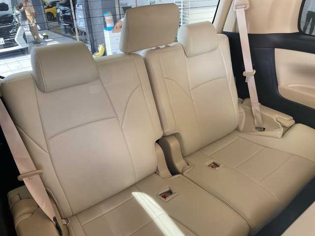 トヨタ アルファード X 愛知県 2019(令1)年 3万km ラグジュアリーホワイトパールクリスタルシャインガラスフレーク オートステップ/10型ナビ/フリップダウンモニター/バックカメラ/両側パワースライドドア/サンルーフ/衝突軽減システム/レーダークルーズコントロール/ETC/LEDヘッドライト/革調シートカバー/ステアリングスイッチ/スマートキー/プッシュスタート/純正アルミホイール