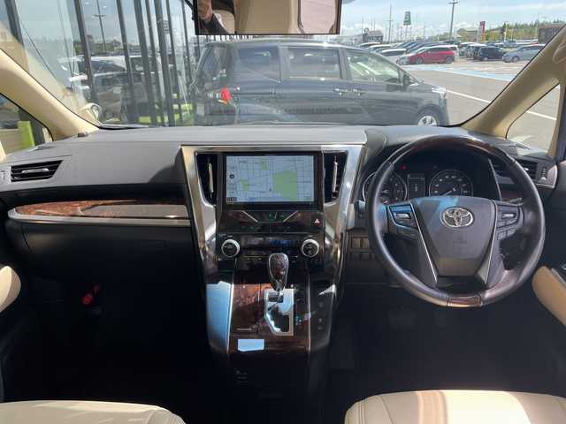 トヨタ アルファード X 愛知県 2019(令1)年 3万km ラグジュアリーホワイトパールクリスタルシャインガラスフレーク オートステップ/10型ナビ/フリップダウンモニター/バックカメラ/両側パワースライドドア/サンルーフ/衝突軽減システム/レーダークルーズコントロール/ETC/LEDヘッドライト/革調シートカバー/ステアリングスイッチ/スマートキー/プッシュスタート/純正アルミホイール