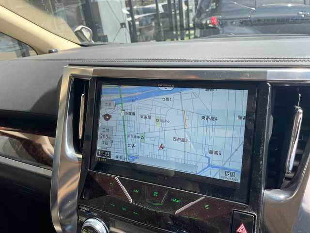 トヨタ アルファード X 愛知県 2019(令1)年 3万km ラグジュアリーホワイトパールクリスタルシャインガラスフレーク オートステップ/10型ナビ/フリップダウンモニター/バックカメラ/両側パワースライドドア/サンルーフ/衝突軽減システム/レーダークルーズコントロール/ETC/LEDヘッドライト/革調シートカバー/ステアリングスイッチ/スマートキー/プッシュスタート/純正アルミホイール