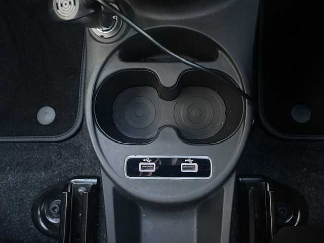 アバルト ５９５ 愛知県 2021(令3)年 1.8万km ホワイト 5MT/ETC/ターボ/ディスプレイオーディオ/Bluetooth/USB/AppleCarPlay/前後ドライブレコーダー/デジタルインナーミラー/後方コーナーセンサー/純正フロアマット/純正アルミホイール/エアバック/スペアキー/保証書/取扱説明書