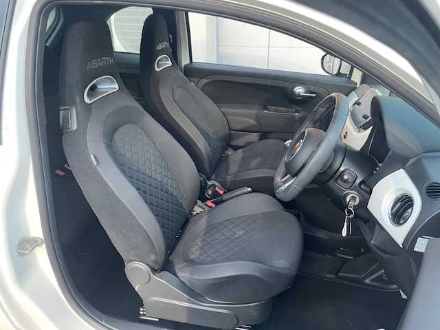 アバルト ５９５ 愛知県 2021(令3)年 1.8万km ホワイト 5MT/ETC/ターボ/ディスプレイオーディオ/Bluetooth/USB/AppleCarPlay/前後ドライブレコーダー/デジタルインナーミラー/後方コーナーセンサー/純正フロアマット/純正アルミホイール/エアバック/スペアキー/保証書/取扱説明書