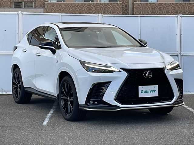 レクサス ＮＸ 350h Fスポーツ 秋田県 2023(令5)年 0.8万km ホワイトノーヴァガラスフレーク 純正ナビ/・フルセグテレビ/・ＢＴ/・ミラーキャスト/・ラジオ/ムーンルーフ/三眼フルＬＥＤヘッドライト/Ｆスポーツ専用オレンジキャリパー/デジタルインナーミラー/前方ドライブレコーダー/ドライブモード切替機能/純正フロアマット/電動リアゲート/運転席シートメモリー/前席パワーシート