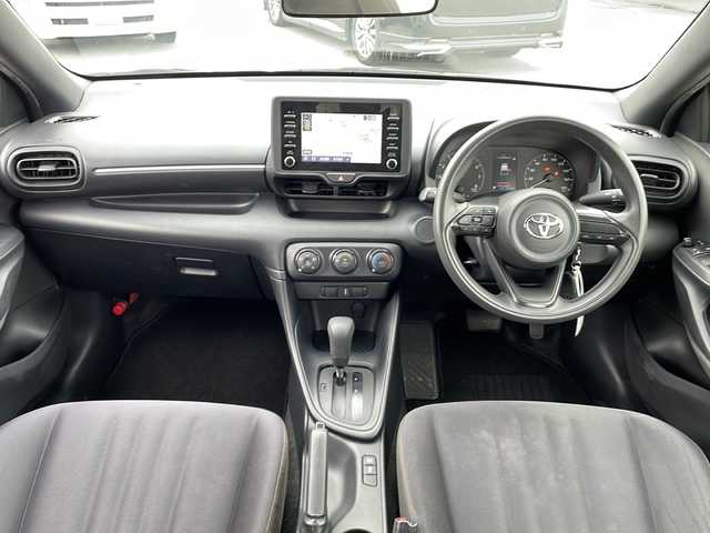 トヨタ ヤリス X Bパッケージ 富山県 2020(令2)年 7.1万km スーパーホワイトⅡ 禁煙車/純正ディスプレイオーディオ/バックカメラ/Ｂｌｕｅｔｏｏｔｈ接続/Ａｐｐｌｅ Cａｒ　Pｌａｙ/社外フロアマット/電動格納ミラー/ＵＳＢ入力端子/ＥＴＣ/リモコンキー/スペアキー/保証書