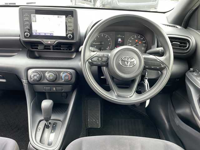 トヨタ ヤリス X Bパッケージ 富山県 2020(令2)年 7.1万km スーパーホワイトⅡ 禁煙車/純正ディスプレイオーディオ/バックカメラ/Ｂｌｕｅｔｏｏｔｈ接続/Ａｐｐｌｅ Cａｒ　Pｌａｙ/社外フロアマット/電動格納ミラー/ＵＳＢ入力端子/ＥＴＣ/リモコンキー/スペアキー/保証書