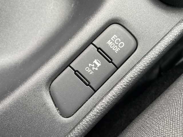 トヨタ ヤリス X Bパッケージ 富山県 2020(令2)年 7.1万km スーパーホワイトⅡ 禁煙車/純正ディスプレイオーディオ/バックカメラ/Ｂｌｕｅｔｏｏｔｈ接続/Ａｐｐｌｅ Cａｒ　Pｌａｙ/社外フロアマット/電動格納ミラー/ＵＳＢ入力端子/ＥＴＣ/リモコンキー/スペアキー/保証書