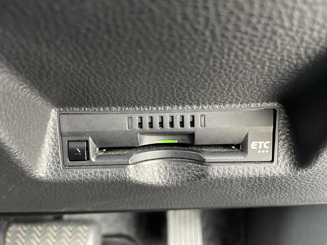 トヨタ ヤリス X Bパッケージ 富山県 2020(令2)年 7.1万km スーパーホワイトⅡ 禁煙車/純正ディスプレイオーディオ/バックカメラ/Ｂｌｕｅｔｏｏｔｈ接続/Ａｐｐｌｅ Cａｒ　Pｌａｙ/社外フロアマット/電動格納ミラー/ＵＳＢ入力端子/ＥＴＣ/リモコンキー/スペアキー/保証書