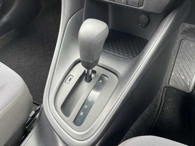 トヨタ ヤリス X Bパッケージ 富山県 2020(令2)年 7.1万km スーパーホワイトⅡ 禁煙車/純正ディスプレイオーディオ/バックカメラ/Ｂｌｕｅｔｏｏｔｈ接続/Ａｐｐｌｅ Cａｒ　Pｌａｙ/社外フロアマット/電動格納ミラー/ＵＳＢ入力端子/ＥＴＣ/リモコンキー/スペアキー/保証書