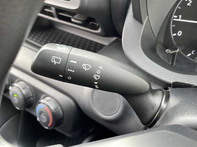 トヨタ ヤリス X Bパッケージ 富山県 2020(令2)年 7.1万km スーパーホワイトⅡ 禁煙車/純正ディスプレイオーディオ/バックカメラ/Ｂｌｕｅｔｏｏｔｈ接続/Ａｐｐｌｅ Cａｒ　Pｌａｙ/社外フロアマット/電動格納ミラー/ＵＳＢ入力端子/ＥＴＣ/リモコンキー/スペアキー/保証書