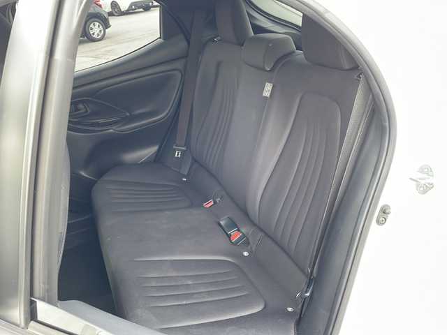 トヨタ ヤリス X Bパッケージ 富山県 2020(令2)年 7.1万km スーパーホワイトⅡ 禁煙車/純正ディスプレイオーディオ/バックカメラ/Ｂｌｕｅｔｏｏｔｈ接続/Ａｐｐｌｅ Cａｒ　Pｌａｙ/社外フロアマット/電動格納ミラー/ＵＳＢ入力端子/ＥＴＣ/リモコンキー/スペアキー/保証書