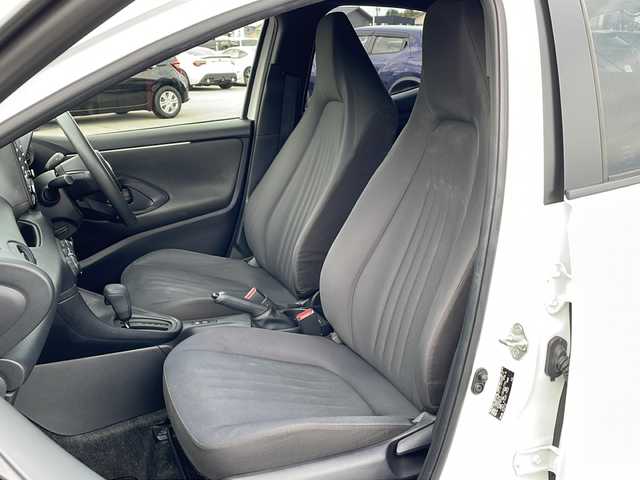 トヨタ ヤリス X Bパッケージ 富山県 2020(令2)年 7.1万km スーパーホワイトⅡ 禁煙車/純正ディスプレイオーディオ/バックカメラ/Ｂｌｕｅｔｏｏｔｈ接続/Ａｐｐｌｅ Cａｒ　Pｌａｙ/社外フロアマット/電動格納ミラー/ＵＳＢ入力端子/ＥＴＣ/リモコンキー/スペアキー/保証書