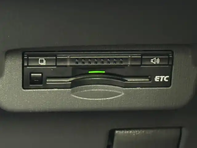 トヨタ プリウス α S ツーリングセレクション 愛知県 2013(平25)年 5万km ホワイトパールクリスタルシャイン 純正HDDナビ/・Bluetoot/・フルセグTV/・CD/DVD/・HDD/・SD/前後ドライブレコーダー/ビルトインETC/横滑り防止装置/オートライト/フォグランプ/ヘッドライトウォッシャー/トラクションコントロール/純正18インチAW/純正フロアマット/レザー調シートカバー/プッシュスタート/スマートキー/スペアキー