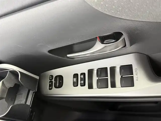 トヨタ プリウス α S ツーリングセレクション 愛知県 2013(平25)年 5万km ホワイトパールクリスタルシャイン 純正HDDナビ/・Bluetoot/・フルセグTV/・CD/DVD/・HDD/・SD/前後ドライブレコーダー/ビルトインETC/横滑り防止装置/オートライト/フォグランプ/ヘッドライトウォッシャー/トラクションコントロール/純正18インチAW/純正フロアマット/レザー調シートカバー/プッシュスタート/スマートキー/スペアキー