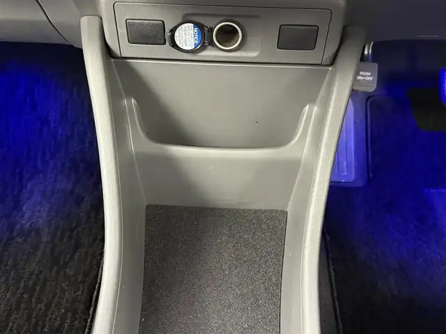 トヨタ プリウス α S ツーリングセレクション 愛知県 2013(平25)年 5万km ホワイトパールクリスタルシャイン 純正HDDナビ/・Bluetoot/・フルセグTV/・CD/DVD/・HDD/・SD/前後ドライブレコーダー/ビルトインETC/横滑り防止装置/オートライト/フォグランプ/ヘッドライトウォッシャー/トラクションコントロール/純正18インチAW/純正フロアマット/レザー調シートカバー/プッシュスタート/スマートキー/スペアキー