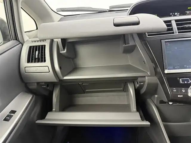 トヨタ プリウス α S ツーリングセレクション 愛知県 2013(平25)年 5万km ホワイトパールクリスタルシャイン 純正HDDナビ/・Bluetoot/・フルセグTV/・CD/DVD/・HDD/・SD/前後ドライブレコーダー/ビルトインETC/横滑り防止装置/オートライト/フォグランプ/ヘッドライトウォッシャー/トラクションコントロール/純正18インチAW/純正フロアマット/レザー調シートカバー/プッシュスタート/スマートキー/スペアキー