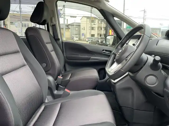 日産 セレナ ハイウェイスター プロパイロットED 石川県 2017(平29)年 8.4万km アズライトブルー ワンオーナー/プロパイロット/純正メモリーナビ/フルセグTV/バックカメラ/両側パワースライドドア/ETC/純正アルミホイール/インテリキー/プッシュスタート/電動ミラー/保証書