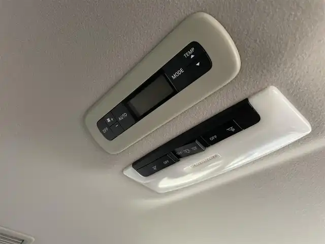 日産 セレナ ハイウェイスター プロパイロットED 石川県 2017(平29)年 8.4万km アズライトブルー ワンオーナー/プロパイロット/純正メモリーナビ/フルセグTV/バックカメラ/両側パワースライドドア/ETC/純正アルミホイール/インテリキー/プッシュスタート/電動ミラー/保証書