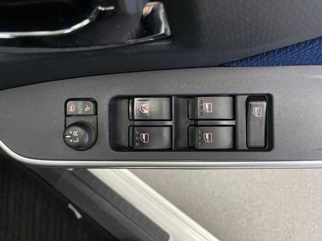 トヨタ ルーミー カスタムG－T 長野県 2019(平31)年 6万km パールホワイトⅢ 純正SDナビ&フルセグTV&CD&BT/クルーズコントロール/車線逸脱警報/衝突軽減ブレーキ/コーナーセンサー/両側パワースライドドア/ステアリングスイッチ/2列目サンシェード/バックカメラ/ビルトインETC/LEDヘッドライト/フロントフォグランプ/電動格納ミラー/ウィンカーミラー/純正15インチAW装着/純正フロアマット/純正ドアバイザー/社外フロントエアロ/フロントモデリスタエアロ積込/プッシュスタート/スマートキー