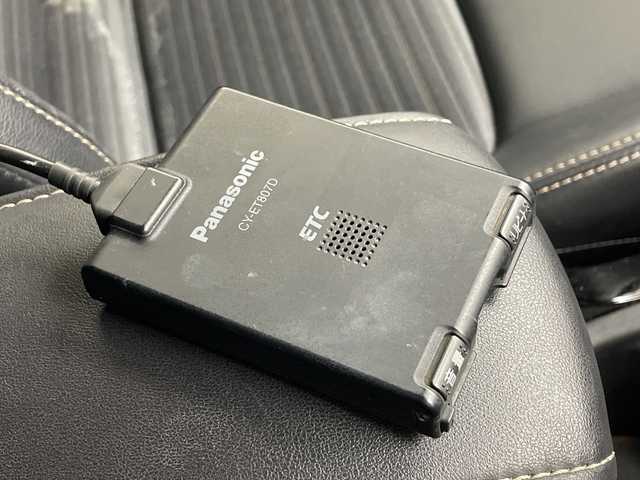 トヨタ カローラツーリング ハイブリッド ダブルバイビー 群馬県 2021(令3)年 7.2万km スパークリングブラックパールクリスタルシャイン 純正８型ディスプレイオーディオ　ＣＤ／ＤＶＤデッキ　バックカメラ　ルーフレール　衝突被害軽減ブレーキ　　電動パーキングブレーキ　アダプティブクルーズコントロール　ＬＥＤライト　オートハイビーム　フォグ