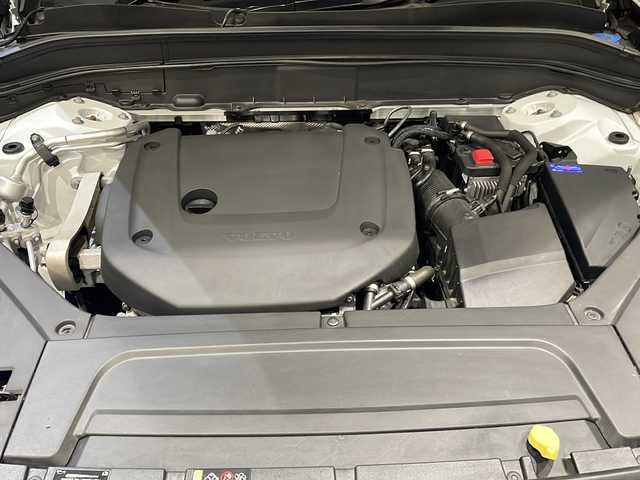 ボルボ ＸＣ９０ B6 AWD インスクリプション 新潟県 2021(令3)年 3.1万km クリスタルホワイトP チルトアップ機構付電動パノラマ・ガラス・サンルーフ　/ステアリングホイール・ヒーター/ヘッドアップディスプレイ/クリスタルノブ/LKA（レーン・キーピング・エイド）/DAC（ドライバー・アラート・コントロール）/パイロット・アシスト（車線維持支援機能）/全車速追従機能付ACC（アダプティブ・クルーズ・コントロール/フル・アクティブ・ハイビーム（LEDヘッドライト）/360°ビューカメラ/シートベンチレーション（前席）/パワーシート（全席）/シートヒーター（全席）/ワイヤレススマートフォンチャージ/アンビエントライト/HDDナビゲーションシステム/・Bluetooth/TV/FM/AM/パワーテールゲート