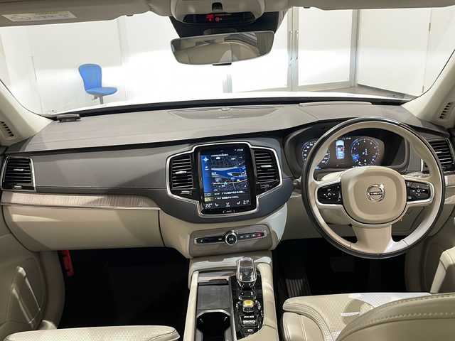 ボルボ ＸＣ９０ B6 AWD インスクリプション 新潟県 2021(令3)年 3.1万km クリスタルホワイトP チルトアップ機構付電動パノラマ・ガラス・サンルーフ　/ステアリングホイール・ヒーター/ヘッドアップディスプレイ/クリスタルノブ/LKA（レーン・キーピング・エイド）/DAC（ドライバー・アラート・コントロール）/パイロット・アシスト（車線維持支援機能）/全車速追従機能付ACC（アダプティブ・クルーズ・コントロール/フル・アクティブ・ハイビーム（LEDヘッドライト）/360°ビューカメラ/シートベンチレーション（前席）/パワーシート（全席）/シートヒーター（全席）/ワイヤレススマートフォンチャージ/アンビエントライト/HDDナビゲーションシステム/・Bluetooth/TV/FM/AM/パワーテールゲート