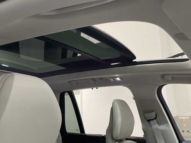 ボルボ ＸＣ９０ B6 AWD インスクリプション 新潟県 2021(令3)年 3.1万km クリスタルホワイトP チルトアップ機構付電動パノラマ・ガラス・サンルーフ　/ステアリングホイール・ヒーター/ヘッドアップディスプレイ/クリスタルノブ/LKA（レーン・キーピング・エイド）/DAC（ドライバー・アラート・コントロール）/パイロット・アシスト（車線維持支援機能）/全車速追従機能付ACC（アダプティブ・クルーズ・コントロール/フル・アクティブ・ハイビーム（LEDヘッドライト）/360°ビューカメラ/シートベンチレーション（前席）/パワーシート（全席）/シートヒーター（全席）/ワイヤレススマートフォンチャージ/アンビエントライト/HDDナビゲーションシステム/・Bluetooth/TV/FM/AM/パワーテールゲート