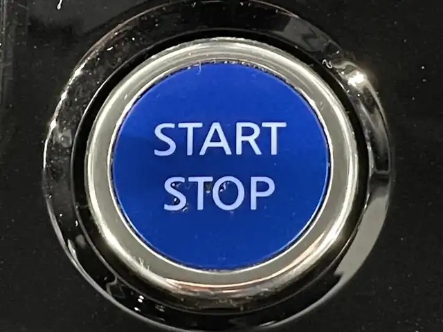 日産 セレナ e－パワー ハイウェイスター V 愛知県 2020(令2)年 9万km ダイヤモンドブラック 純正10インチナビ/衝突軽減ブレーキ/両側電動スライドドア/アラウンドビューモニター/ビルトインETC/LEDヘッドライト/クルーズコントロール/ドライブレコーダー/ブラインドスポットモニター/フルセグTV/Bluetooth/コーナーセンサー/レーンキープアシスト/プッシュスタート/スマートキー/スペアキー/CD/DVD再生/ミュージックサーバー/純正フロアマット/純正アルミホイール/オートライト/禁煙車/後期モデル/ウィンカーミラー/電動格納ミラー/フォグランプ/Wエアコン/横滑り防止装置/ステアリングリモコン