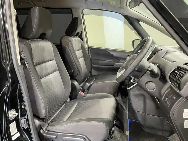 日産 セレナ e－パワー ハイウェイスター V 愛知県 2020(令2)年 9万km ダイヤモンドブラック 純正10インチナビ/衝突軽減ブレーキ/両側電動スライドドア/アラウンドビューモニター/ビルトインETC/LEDヘッドライト/クルーズコントロール/ドライブレコーダー/ブラインドスポットモニター/フルセグTV/Bluetooth/コーナーセンサー/レーンキープアシスト/プッシュスタート/スマートキー/スペアキー/CD/DVD再生/ミュージックサーバー/純正フロアマット/純正アルミホイール/オートライト/禁煙車/後期モデル/ウィンカーミラー/電動格納ミラー/フォグランプ/Wエアコン/横滑り防止装置/ステアリングリモコン