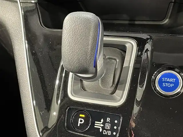 日産 セレナ e－パワー ハイウェイスター V 愛知県 2020(令2)年 9万km ダイヤモンドブラック 純正10インチナビ/衝突軽減ブレーキ/両側電動スライドドア/アラウンドビューモニター/ビルトインETC/LEDヘッドライト/クルーズコントロール/ドライブレコーダー/ブラインドスポットモニター/フルセグTV/Bluetooth/コーナーセンサー/レーンキープアシスト/プッシュスタート/スマートキー/スペアキー/CD/DVD再生/ミュージックサーバー/純正フロアマット/純正アルミホイール/オートライト/禁煙車/後期モデル/ウィンカーミラー/電動格納ミラー/フォグランプ/Wエアコン/横滑り防止装置/ステアリングリモコン