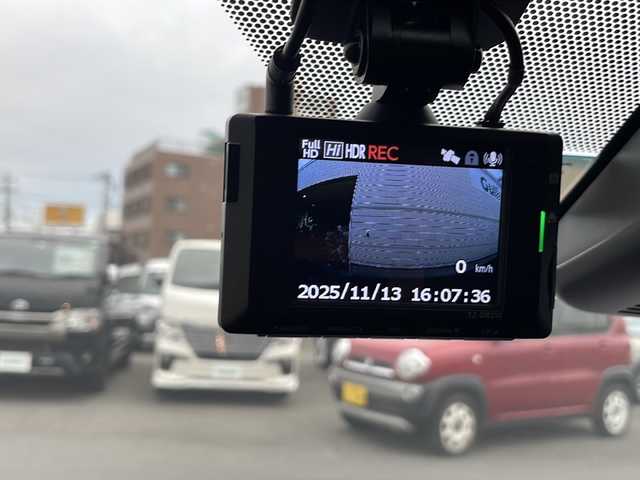 トヨタ ヤリス G 静岡県 2023(令5)年 1万km アバンギャルドブロンズメタリック /純正ナビ//Bluetooth//バック/全周囲カメラ//セーフティセンス//オートハイビーム//レーンキープアシスト//LEDヘッドライト//スマートキー//スペアキー//ビルトインETC//保証書//取説