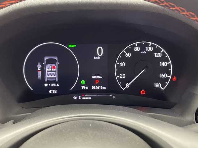 ホンダ ヴェゼル ハイブリッド e:HEV PLaY 千葉県 2021(令3)年 2.5万km サンドカーキパール ホンダセンシング/衝突軽減ブレーキ/誤発進抑制機能/アダプティブクルーズコントロール/車線維持支援システム/路外逸脱抑制機能/先行車発進お知らせ機能/標識認識機能/オートハイビーム/ブラインドスポットインフォメーション/ホンダコネクトナビ/　Bluetooth/AppleCarplay/AndroidAuto/AM/FM/フルセグTV/マルチビューカメラ/ビルトインETC/パノラマルーフ/パワーバックドア/純正18インチAW/純正フロアマット/ドアバイザー/ハーフレザーシート/前席シートヒーター/ステアリングヒーター/ワイヤレス充電/オートライト/LEDヘッドライト/フォグランプ/電子パーキング/オートブレーキホールド/プッシュスタート/スマートキー