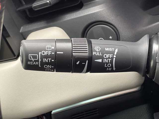 ホンダ ヴェゼル ハイブリッド e:HEV PLaY 千葉県 2021(令3)年 2.5万km サンドカーキパール ホンダセンシング/衝突軽減ブレーキ/誤発進抑制機能/アダプティブクルーズコントロール/車線維持支援システム/路外逸脱抑制機能/先行車発進お知らせ機能/標識認識機能/オートハイビーム/ブラインドスポットインフォメーション/ホンダコネクトナビ/　Bluetooth/AppleCarplay/AndroidAuto/AM/FM/フルセグTV/マルチビューカメラ/ビルトインETC/パノラマルーフ/パワーバックドア/純正18インチAW/純正フロアマット/ドアバイザー/ハーフレザーシート/前席シートヒーター/ステアリングヒーター/ワイヤレス充電/オートライト/LEDヘッドライト/フォグランプ/電子パーキング/オートブレーキホールド/プッシュスタート/スマートキー