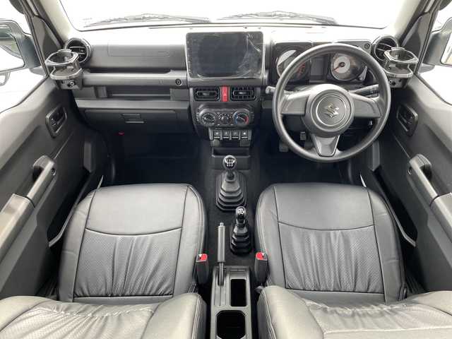 スズキ ジムニー XG 長野県 2023(令5)年 2.7万km スペリアホワイト 禁煙車/4WD/10インチフローティングマルチオーディオ/Bluetooth/社外スロットルコントローラー/グリルガード/オーバーフェンダー/背面タイヤカバー/1.5インチリフトアップキット/ルーフラック/リアラダー/純正足回り車載/ETC/純正アルミホイール/ダウンヒルアシスト/フォグランプ/LEDヘッドライト/オートライト/横滑り防止装置/ABS/ドアバイザー/リモコンキー/アイドリングストップ/パワーウインドウ/パワーステアリング/新車時保証書/取扱説明書