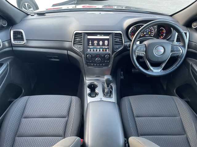 クライスラー・ジープ ジープ グランドチェロキー アップランド 山口県 2018(平30)年 4万km 黒 ４WD/純正HDDナビ/（AM/FM/Bluetooth/USB/ワンセグTV)/ミラーリング/アダプティブクルーズコントロール/バックカメラ/パワーシート（D/N）/パーキングアシスト/純正フロアマット/純正17インチアルミホイール/LEDヘッドライト/アイドリングストップ/スマートキー/ETC