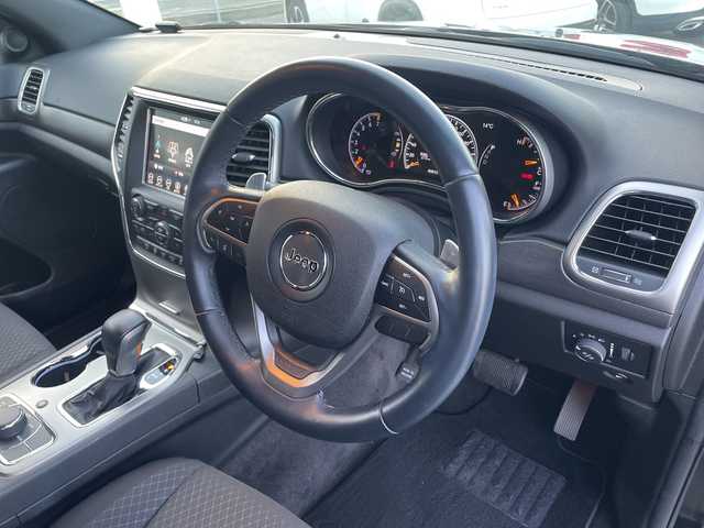 クライスラー・ジープ ジープ グランドチェロキー アップランド 山口県 2018(平30)年 4万km 黒 ４WD/純正HDDナビ/（AM/FM/Bluetooth/USB/ワンセグTV)/ミラーリング/アダプティブクルーズコントロール/バックカメラ/パワーシート（D/N）/パーキングアシスト/純正フロアマット/純正17インチアルミホイール/LEDヘッドライト/アイドリングストップ/スマートキー/ETC