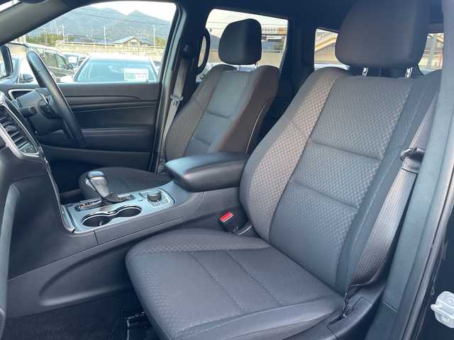 クライスラー・ジープ ジープ グランドチェロキー アップランド 山口県 2018(平30)年 4万km 黒 ４WD/純正HDDナビ/（AM/FM/Bluetooth/USB/ワンセグTV)/ミラーリング/アダプティブクルーズコントロール/バックカメラ/パワーシート（D/N）/パーキングアシスト/純正フロアマット/純正17インチアルミホイール/LEDヘッドライト/アイドリングストップ/スマートキー/ETC