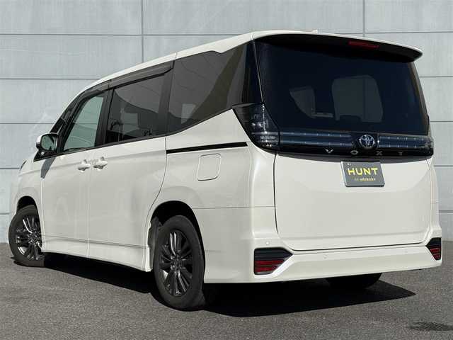 トヨタ ヴォクシー S－G 千葉県 2023(令5)年 2.2万km ホワイトパールクリスタルシャイン 純正10.5インチディスプレイオーディオナビ/フルセグTV/Bluetooth/ビルトインETC2.0/ワンオーナー/バックカメラ/両側パワースライドドア/前後コーナーセンサー/トヨタセーフティセンス/レーダークルーズコントロール/USB/HDMI入力端子/LEDヘッドランプ/フォグランプ/オートライト/オートハイビーム