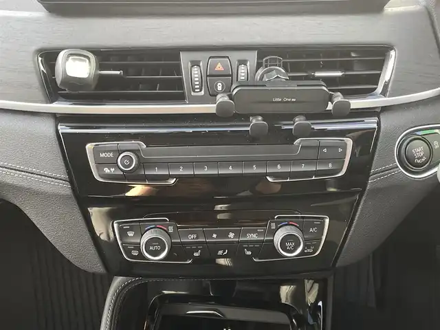ＢＭＷ Ｘ１ xDrive 18d xライン 宮崎県 2022(令4)年 3.3万km ガンＭ サンルーフ/ワンオーナー/メーカーナビ/AM/FM/BT/TV/【外装カラー】ストームベイ/ハイラインパッケージXライン/コンフォートパッケージ/ETC2.0（ミラー型）/社外ドライブレコーダー/黒レザーシート/運転席助手席パワーシート/運転席助手席シートヒーター/パワーバックドア/LEDヘッドライト/衝突軽減ブレーキ/レーダークルーズコントロール/ウィンカーミラー