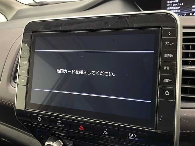 日産 セレナ e－パワー ハイウェイスター G 宮崎県 2019(令1)年 6.1万km ブリリアントホワイトパール 2トーン 禁煙車/エマージェンシーブレーキ/純正10型ナビTV/（CD/DVD/Blu-ray/Bluetooth/フルセグTV)/純正リアフリップダウンモニター/純正LEDオートライト/純正LEDフォグ/純正16インチアルミ/純正LEDデイライト付きフロントスポイラー/純正エアロ/純正ルーフエンドスポイラー/純正フロアマット/ハンズフリー両側電動スライドドア/プロパイロット/アラウンドビューモニター/ブラインドスポットモニター/スマートルームミラー/クリアランスソナー/撥水シート/前席シートヒーター/ステアリングヒーター/Wオートエアコン/インテリジェントキー/プッシュエンジンスタート/新車時保証書/取扱い説明書