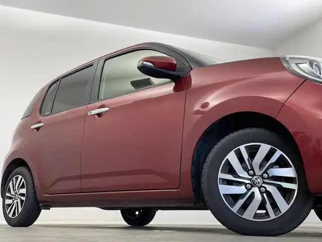 トヨタ パッソ モーダ　Gパッケージ 新潟県 2017(平29)年 2.3万km ファイアークォーツレッドM スマートアシスト/純正メモリナビ/　フルセグTV/BluetoothCD/DVD/SD/バックカメラ/ドライブレコーダー/ビルトインETC/アイドリングストップ/革巻きステアリング/ステアリングスイッチ/LEDヘッドライト/オートライト/フォグランプ/プッシュスタート/スマートキー/純正14インチAW/純正フロアマット/電動格納ウィンカーミラー/横滑り防止機能/禁煙車
