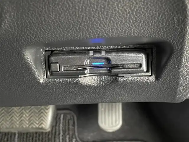 トヨタ プリウス ＰＨＶ S セーフティプラス 愛知県 2018(平30)年 7.6万km ホワイトパールクリスタルシャイン モデリスタエアロ/社外ナビ　/（TV/BT/CD/DVD）　/レーダークルーズコントロール　/バックモニター　/衝突軽減システム　/コーナーセンサー　/レーンキープアシスト　/パーキングアシスト　/前席シートヒーター　/ステアリングヒーター　/ドライブレコーダー/ETC