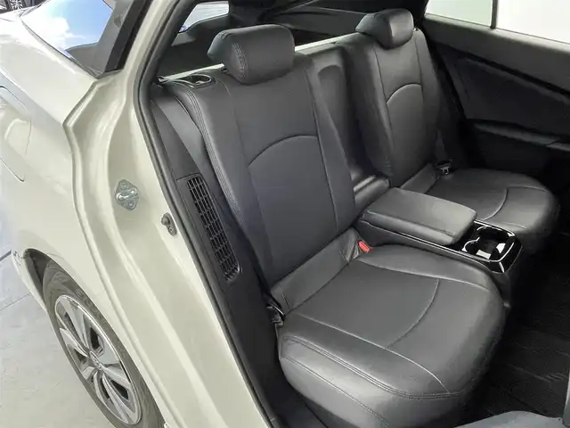 トヨタ プリウス ＰＨＶ S セーフティプラス 愛知県 2018(平30)年 7.6万km ホワイトパールクリスタルシャイン モデリスタエアロ/社外ナビ　/（TV/BT/CD/DVD）　/レーダークルーズコントロール　/バックモニター　/衝突軽減システム　/コーナーセンサー　/レーンキープアシスト　/パーキングアシスト　/前席シートヒーター　/ステアリングヒーター　/ドライブレコーダー/ETC