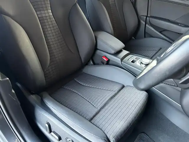 アウディ Ａ３ SB 30TFSI シグネチャーED 富山県 2020(令2)年 2.4万km グレー LED ライトパッケージ/ナビゲーションパッケージ/コンビニエンスパッケージ/アシスタンスパッケージ/ワンオーナー/HDDナビ/フルセグテレビ/バックカメラ/アイドリングストップ/ACCプッシュスタート/ETC2.0/前席シートヒーター/D席パワーシート/パドルシフト