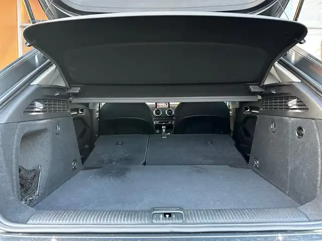 アウディ Ａ３ SB 30TFSI シグネチャーED 富山県 2020(令2)年 2.4万km グレー LED ライトパッケージ/ナビゲーションパッケージ/コンビニエンスパッケージ/アシスタンスパッケージ/ワンオーナー/HDDナビ/フルセグテレビ/バックカメラ/アイドリングストップ/ACCプッシュスタート/ETC2.0/前席シートヒーター/D席パワーシート/パドルシフト