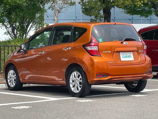 日産 ノート e－パワー メダリスト 宮城県 2017(平29)年 5万km プレミアムコロナオレンジ 純正ナビ/アラウンドビュー/デジタルインナーミラー/フルセグTV/Advansed　safety/・エマージェンシーブレーキ/・車線逸脱警報/・車線逸脱防止支援システム/・踏み間違い衝突防止アシスト/ビークルダイナミクスコントロール/先進ライト/標識検知機能/ステアリングオーディオスイッチ/LEDヘッドライト/ETC/純正アルミホイール/純正フロアマット