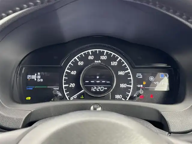 日産 ノート e－パワー メダリスト 福岡県 2017(平29)年 5万km プレミアムコロナオレンジ 純正ナビ／フルセグＴＶ　/アラウンドビューモニター　/デジタルインナーミラー　/ＥＴＣ　/コーナーセンサー　/エマージェンシーブレーキ　/レーンキープ　/プッシュスタート　/純正１５インチアルミホイール　/ＬＥＤライト