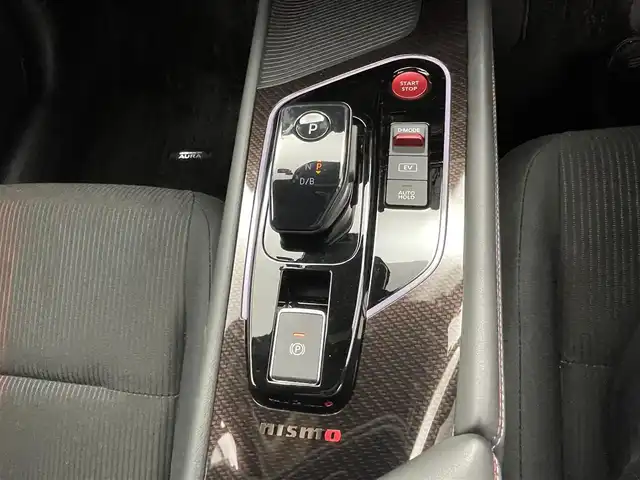 日産 オーラ ニスモ 熊本県 2021(令3)年 2.2万km スーパーブラック ワンオーナー/純正9インチナビ（BT・フルセグ・CD・DVD・SD・USB）/全方位カメラ/ビルトインETC/純正前方ドライブレコーダー/インテリジェントエマージェンシーブレーキ/踏み間違い衝突防止アシスト/標識認識機能/車線逸脱警報/車線逸脱防止支援システム/ふらつき警報機能/ブラインドスポットモニター/横滑り防止/前後クリアランスソナー/ハーフレザーシート/テレビキャンセラー/デジタルインナーミラー/オートホールド/オートライト/オートマチックハイビーム/LEDヘッドライト/スマートキー/プッシュスタート